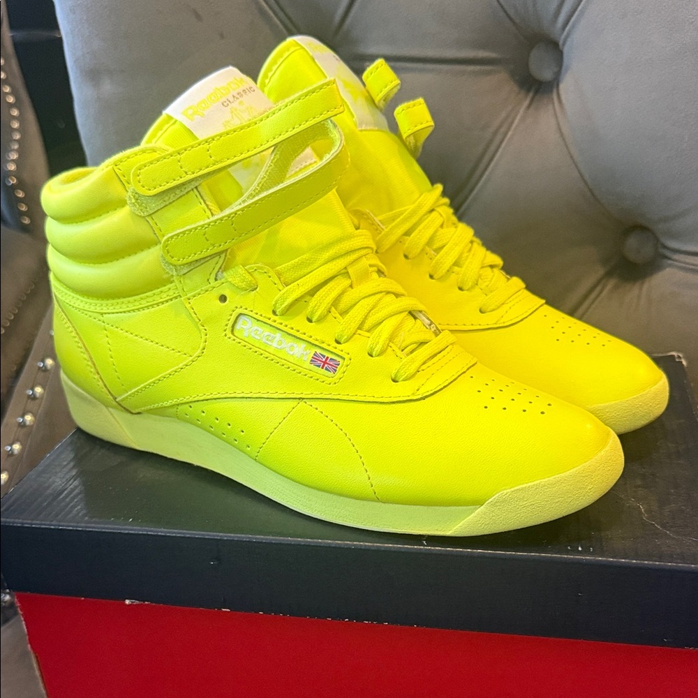 Reebok Vibrant Neon Green High-Tops Classics - Size 8.5 Women